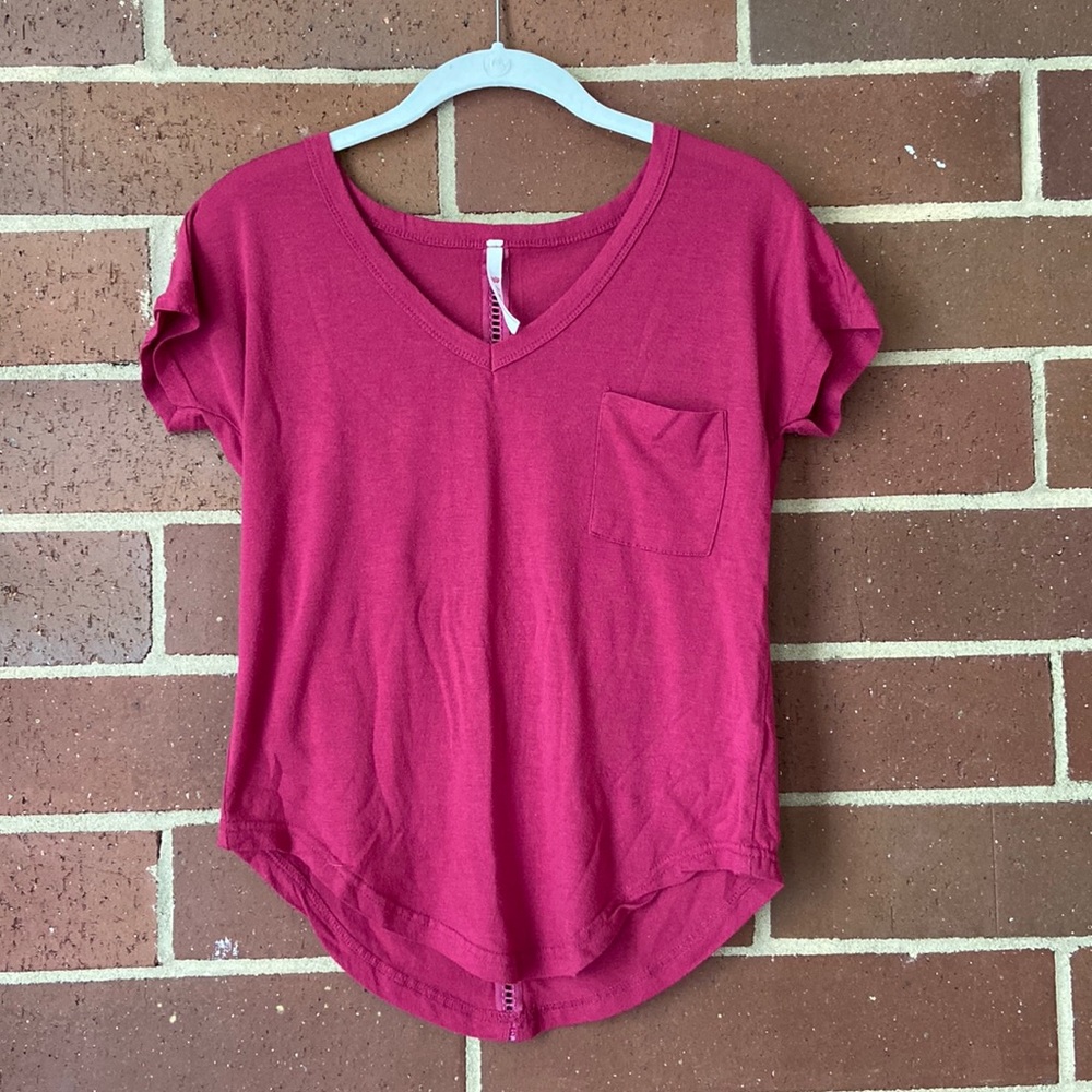 V neck plum tshirt with pocket
